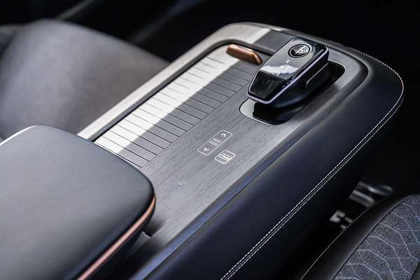 2025 Nissan Ariya Advance FE0