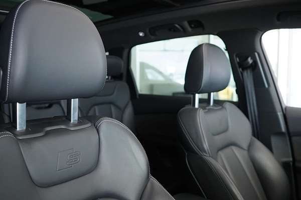 2021 Audi Q7 50 TDI S line 4M