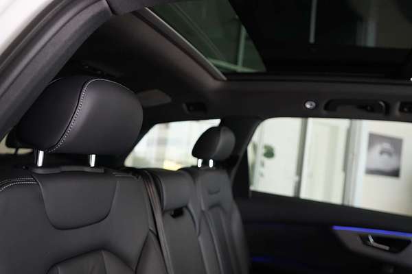 2021 Audi Q7 50 TDI S line 4M