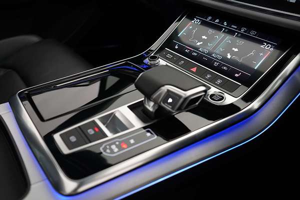 2021 Audi Q7 50 TDI S line 4M