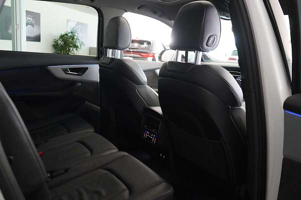 2021 Audi Q7 50 TDI S line 4M