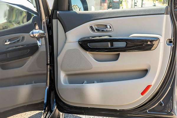 2016 Kia Carnival Platinum YP