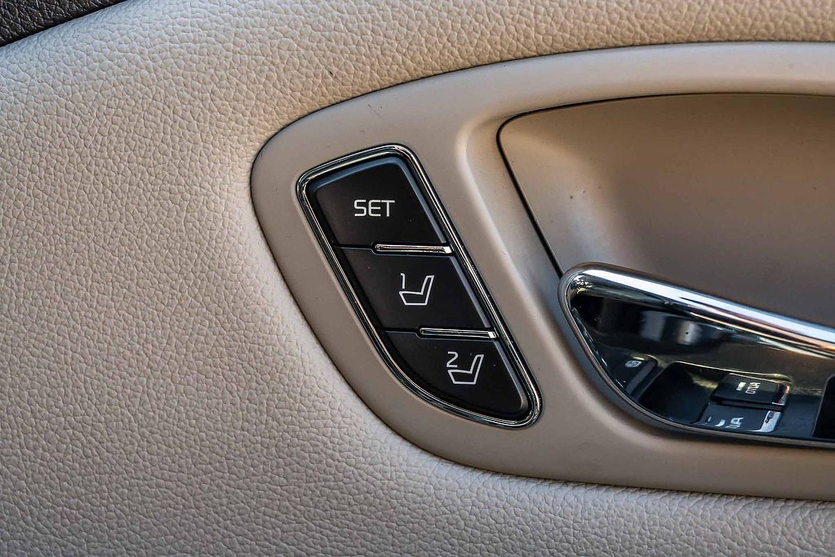 2016 Kia Carnival Platinum YP