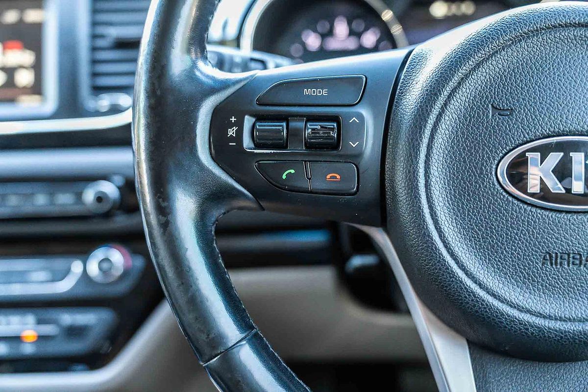 2016 Kia Carnival Platinum YP