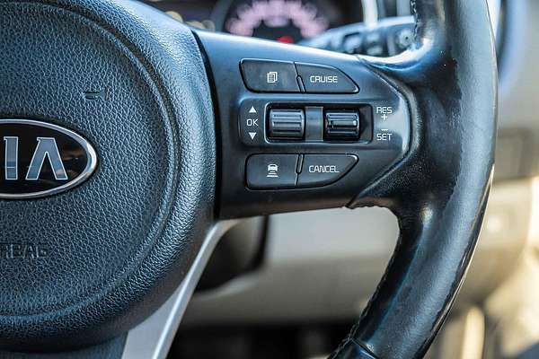 2016 Kia Carnival Platinum YP