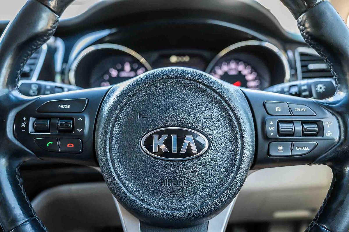 2016 Kia Carnival Platinum YP