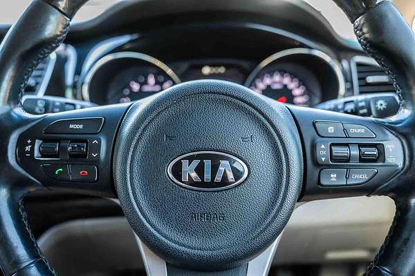 2016 Kia Carnival Platinum YP