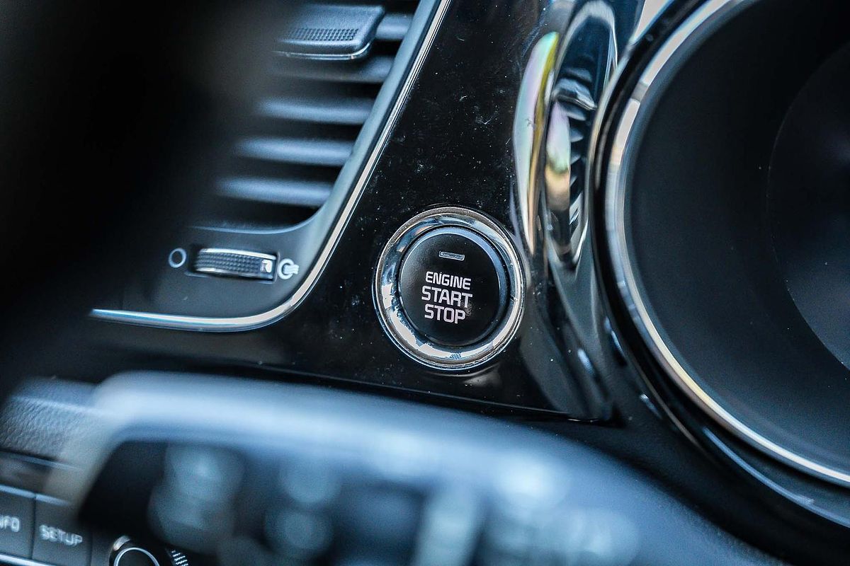 2016 Kia Carnival Platinum YP