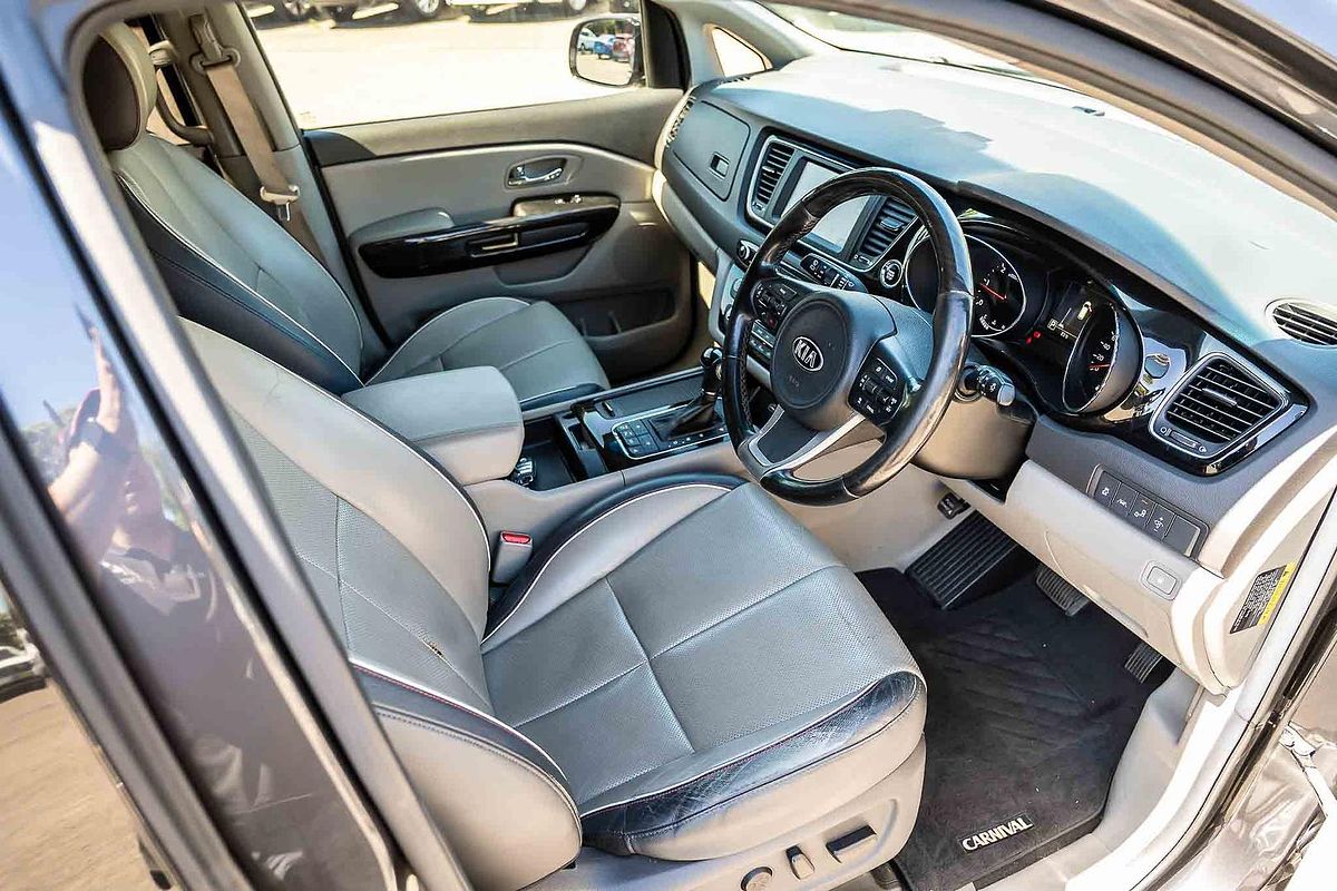 2016 Kia Carnival Platinum YP