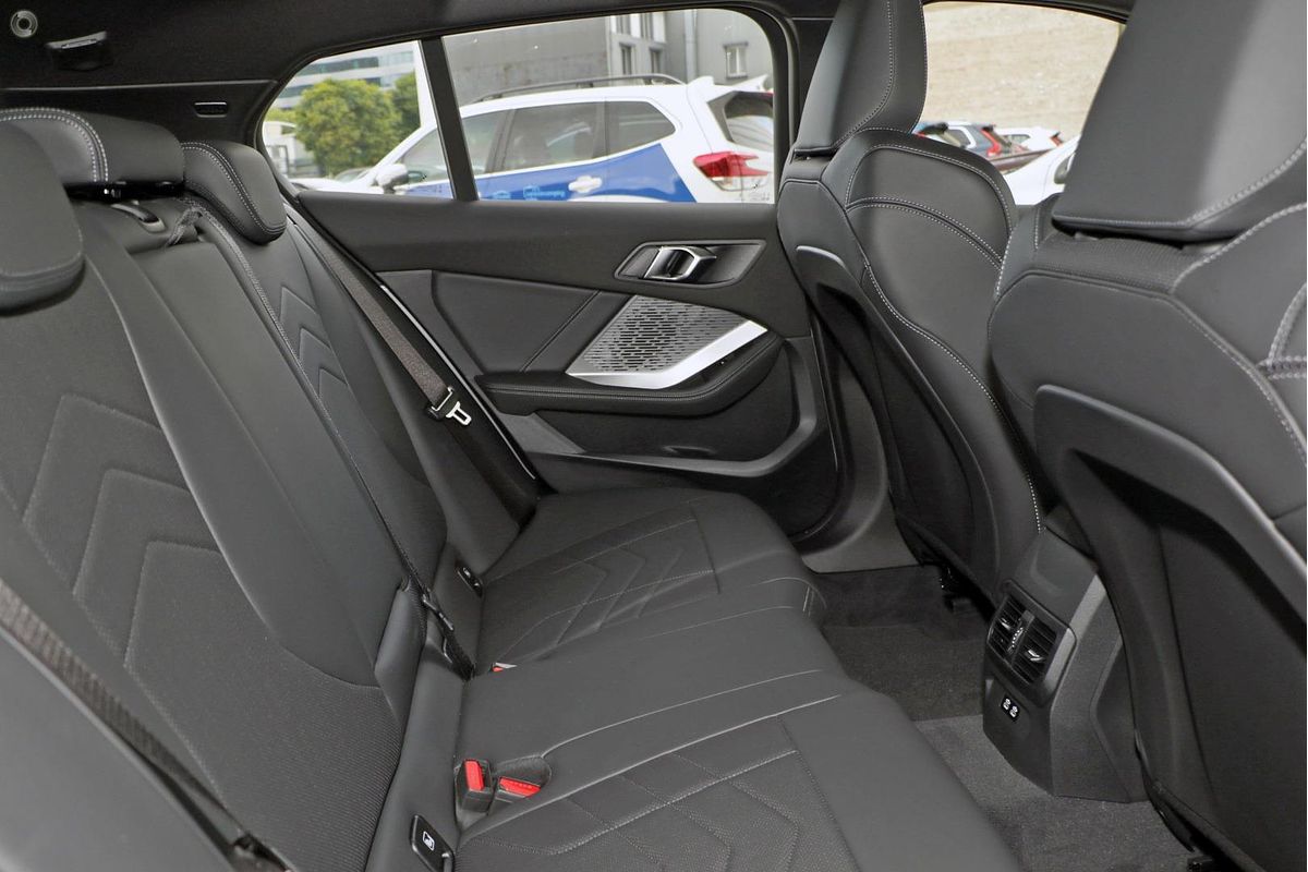 2025 BMW 1 Series 118 Sport Collection F70