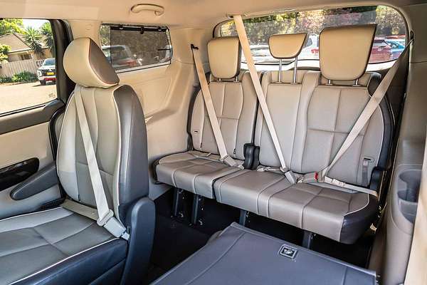 2016 Kia Carnival Platinum YP