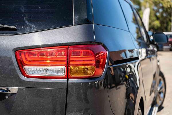 2016 Kia Carnival Platinum YP