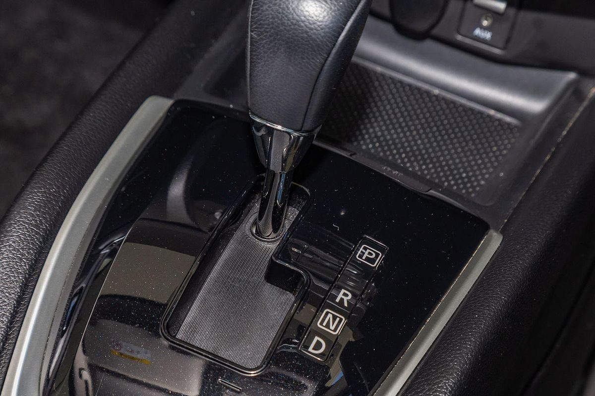 2014 Nissan X-TRAIL ST-L T32