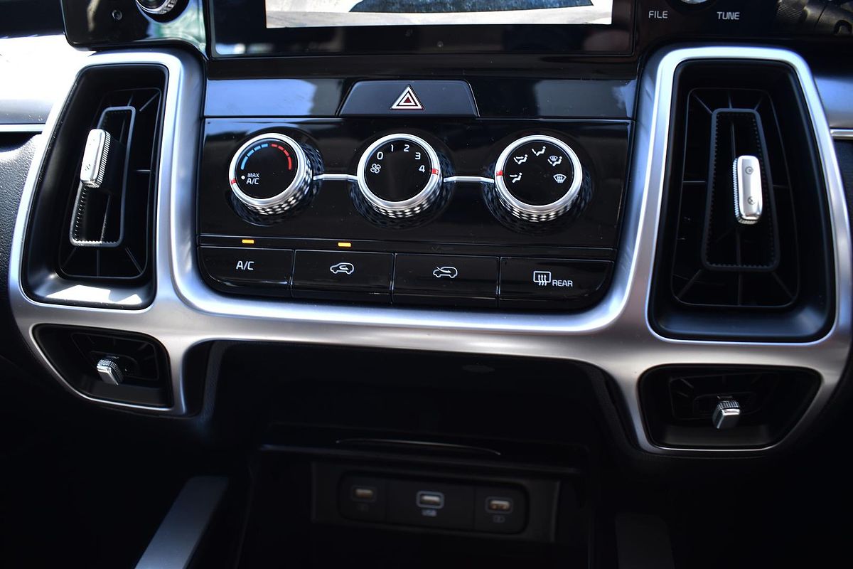 2023 Kia Sorento S MQ4