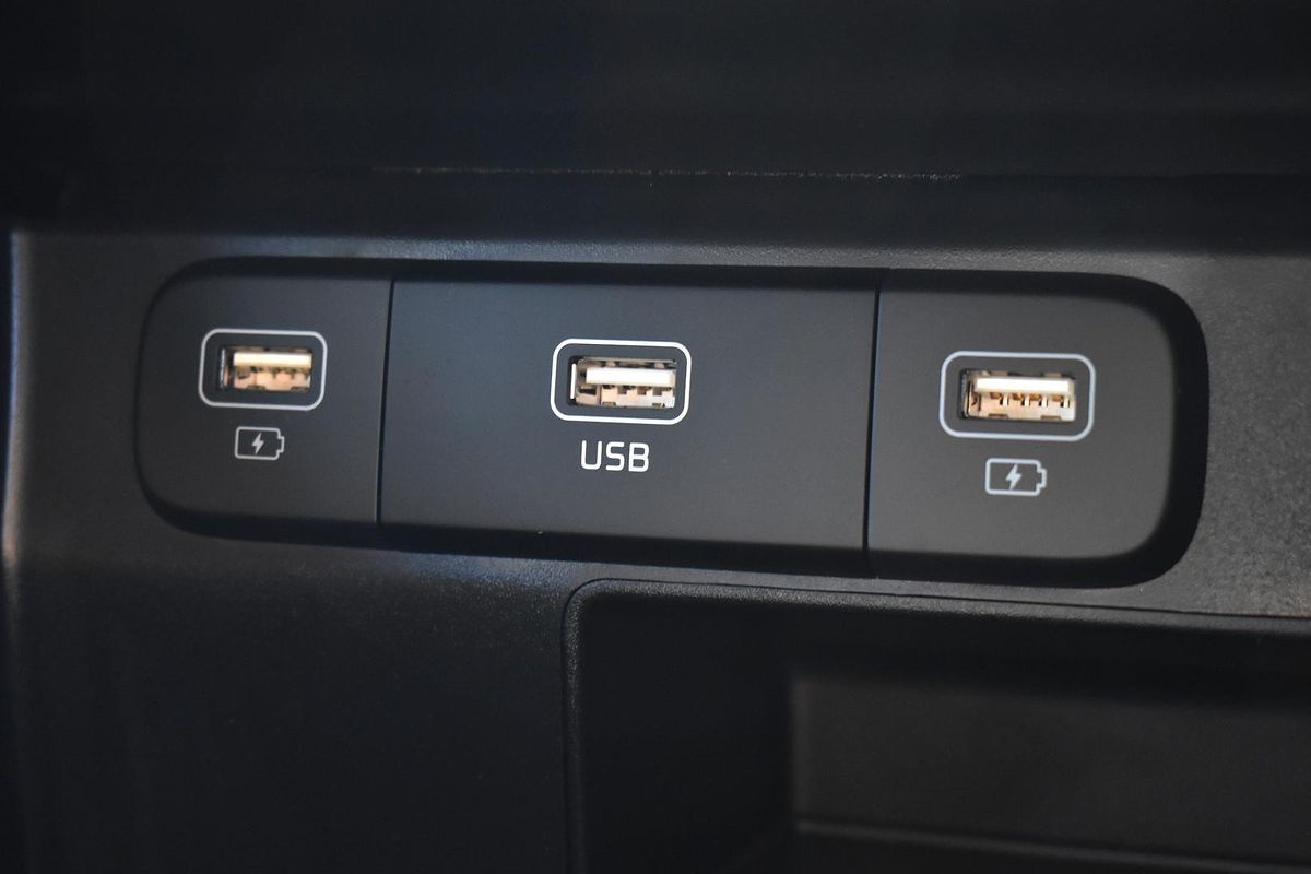 2023 Kia Sorento S MQ4