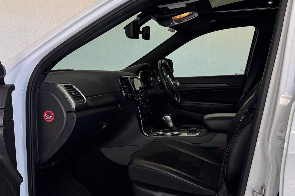 2019 Jeep Grand Cherokee Night Eagle WK