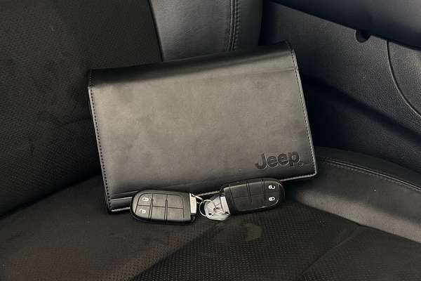 2019 Jeep Grand Cherokee Night Eagle WK