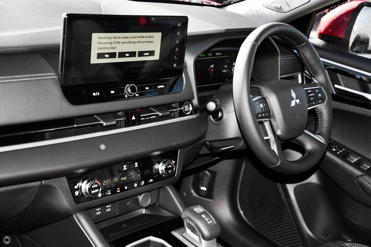 2025 Mitsubishi Outlander Exceed ZM