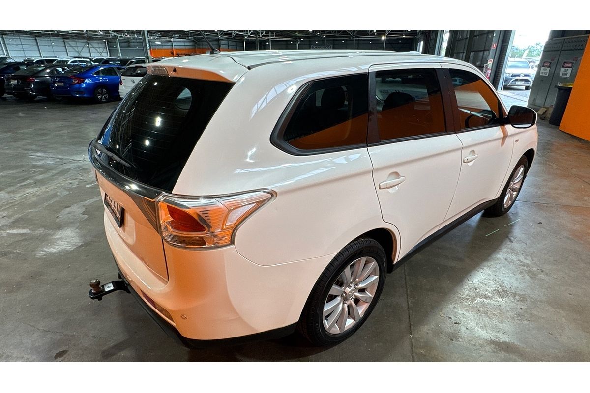 2012 Mitsubishi Outlander ES ZJ