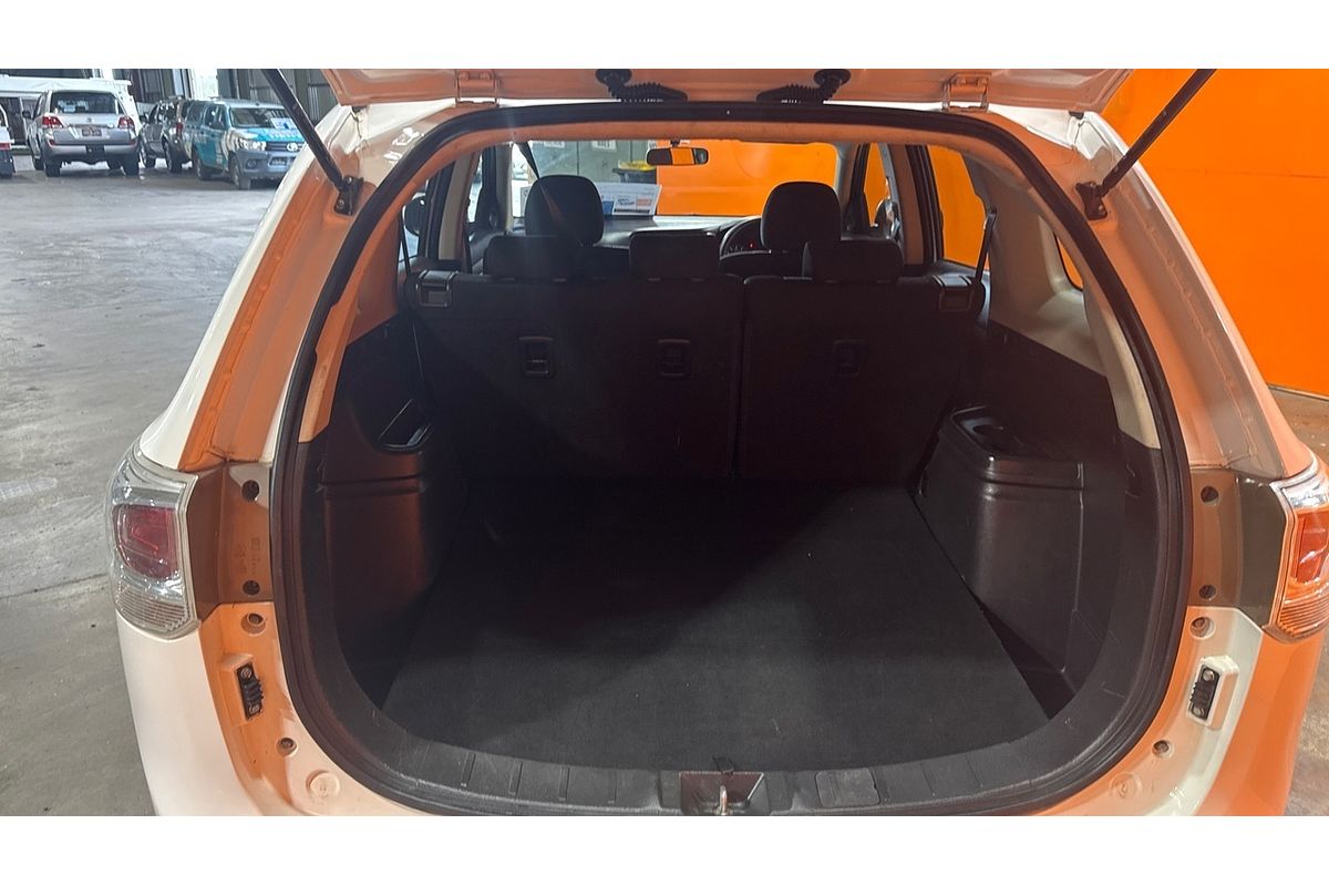 2012 Mitsubishi Outlander ES ZJ