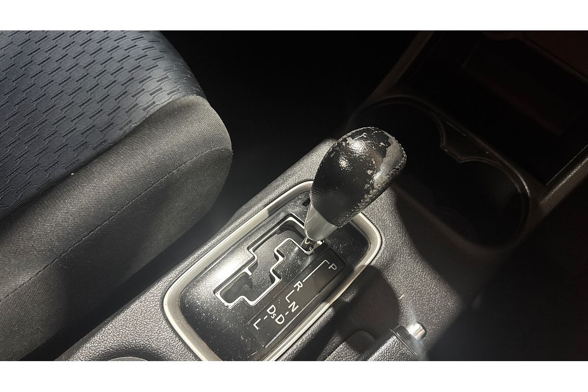 2012 Mitsubishi Outlander ES ZJ