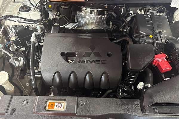 2012 Mitsubishi Outlander ES ZJ