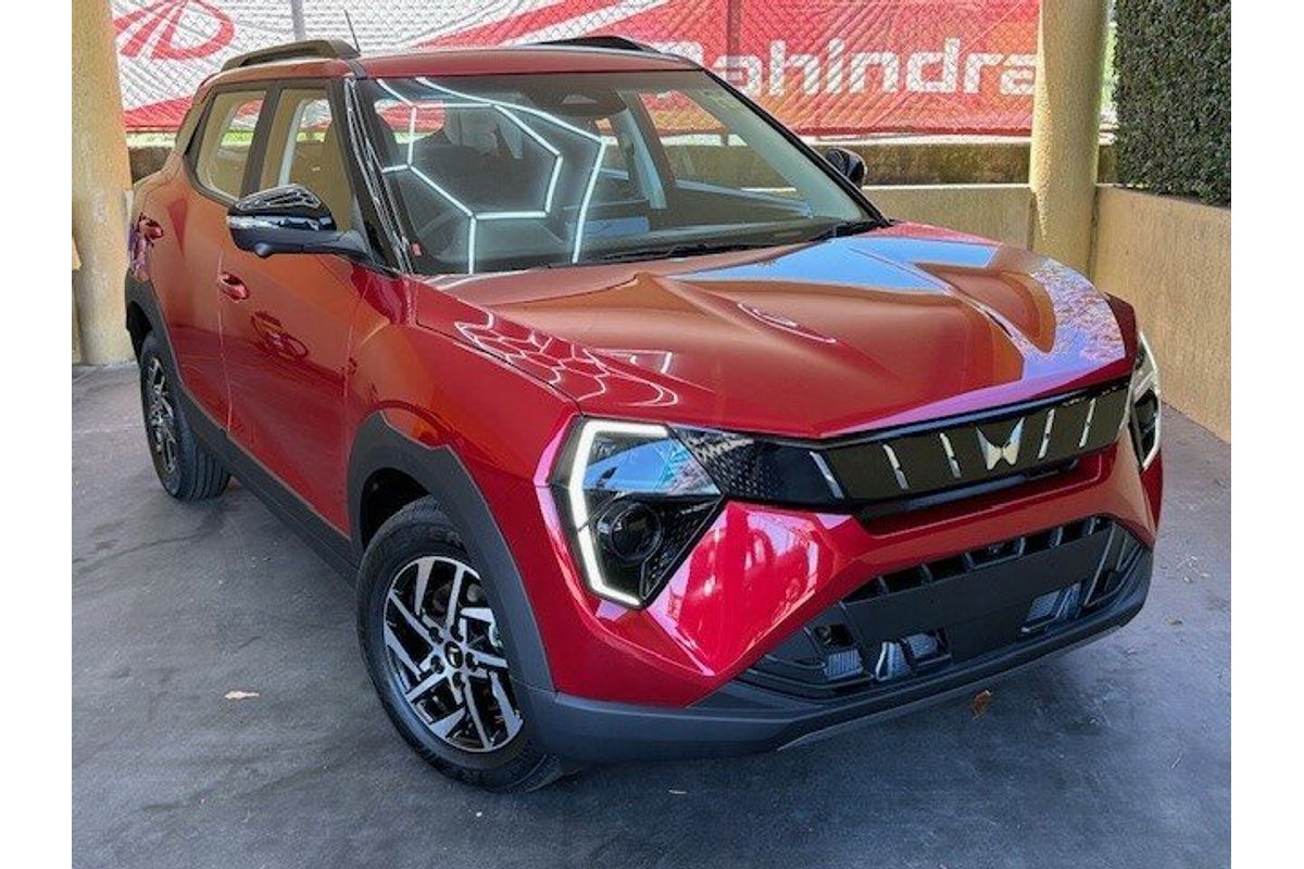 2025 Mahindra XUV 3XO AX5L