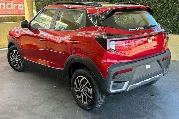 2025 Mahindra XUV 3XO AX5L