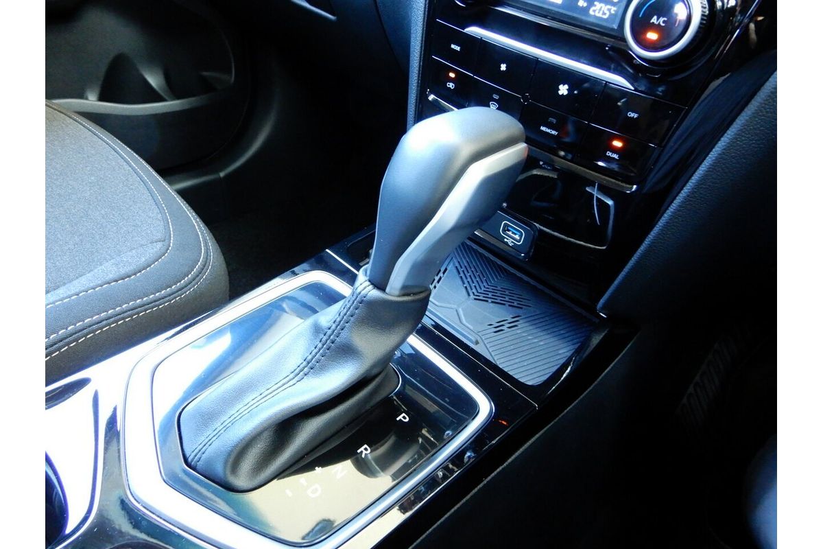 2025 Mahindra XUV 3XO AX5L