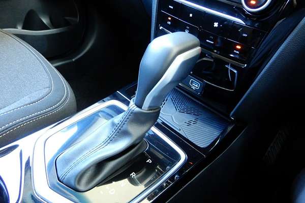 2025 Mahindra XUV 3XO AX5L