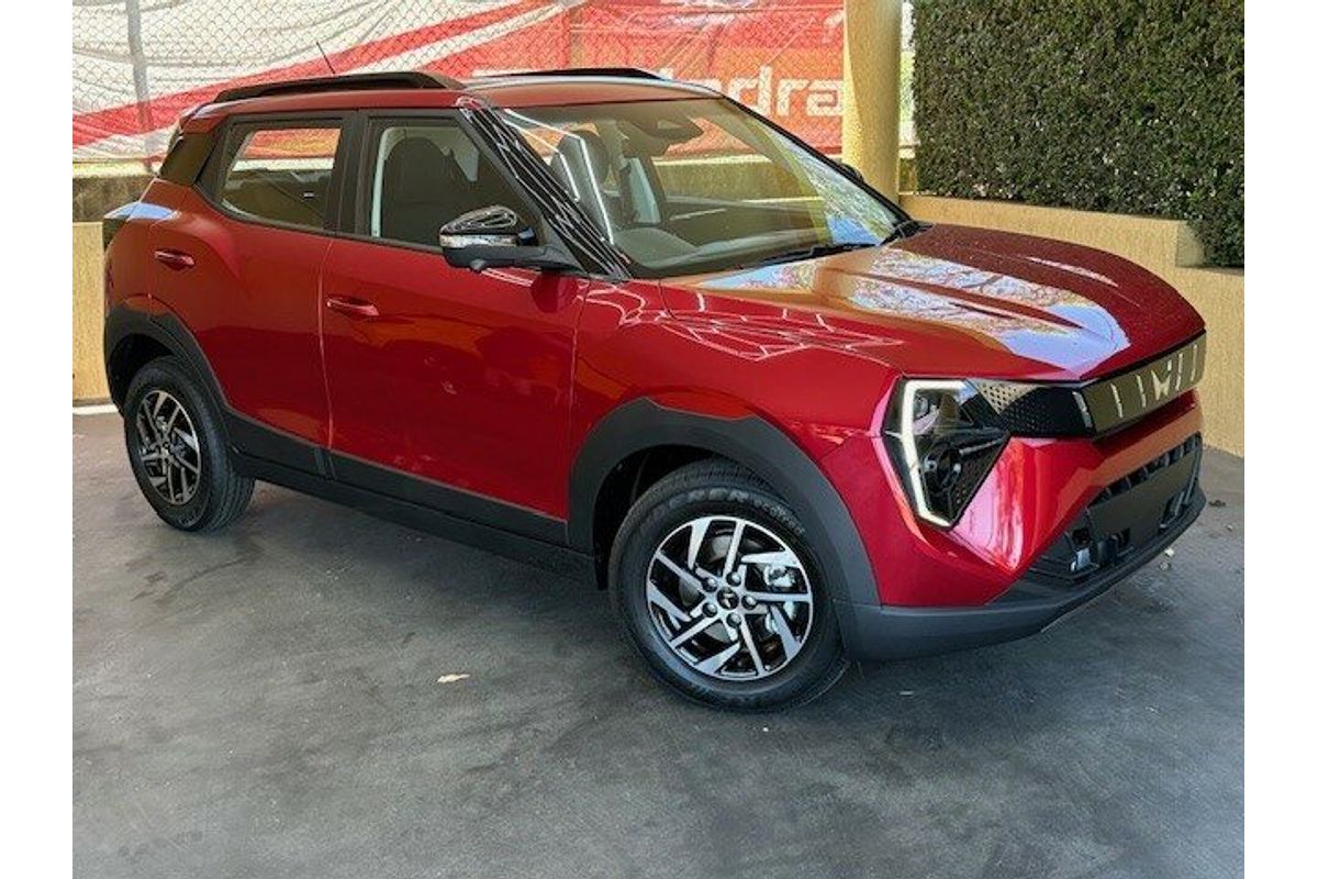 2025 Mahindra XUV 3XO AX5L
