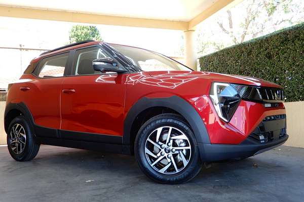 2025 Mahindra XUV 3XO AX5L