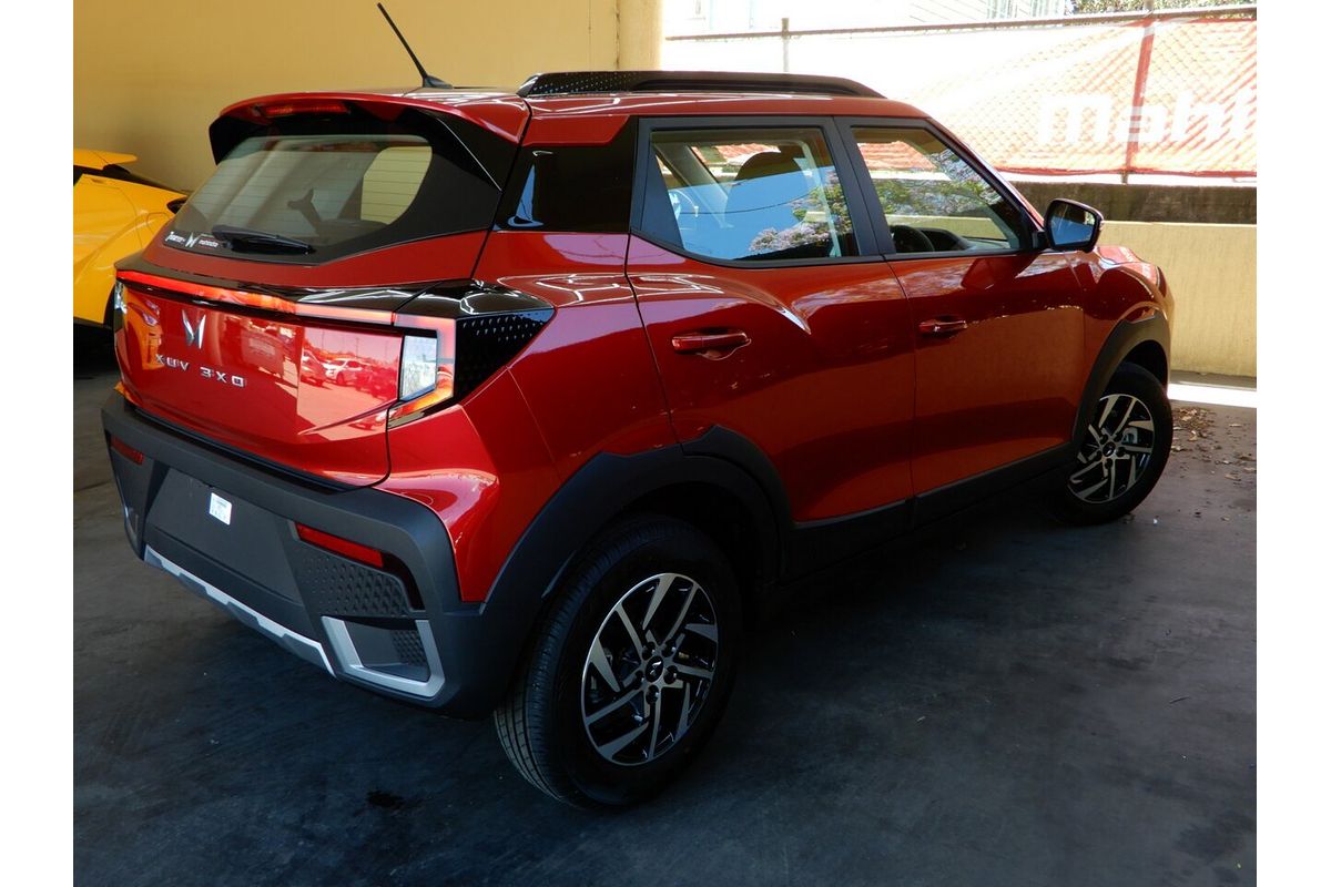 2025 Mahindra XUV 3XO AX5L