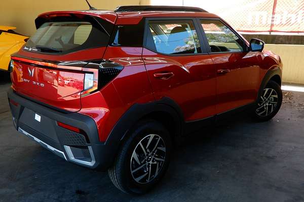 2025 Mahindra XUV 3XO AX5L
