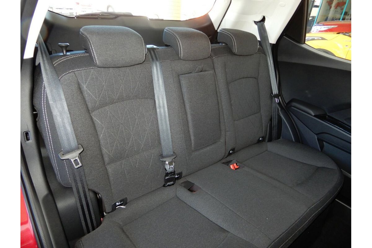 2025 Mahindra XUV 3XO AX5L