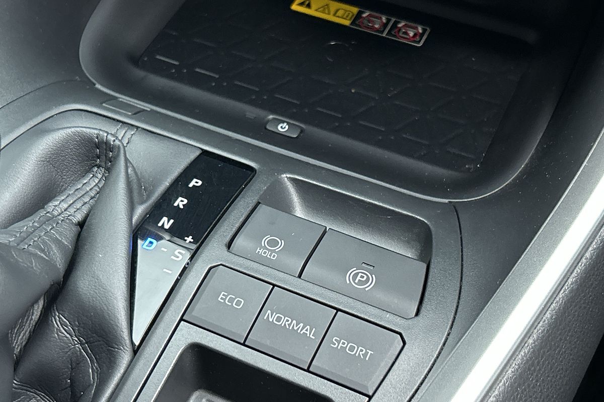 2024 Toyota RAV4 GXL AXAH52R