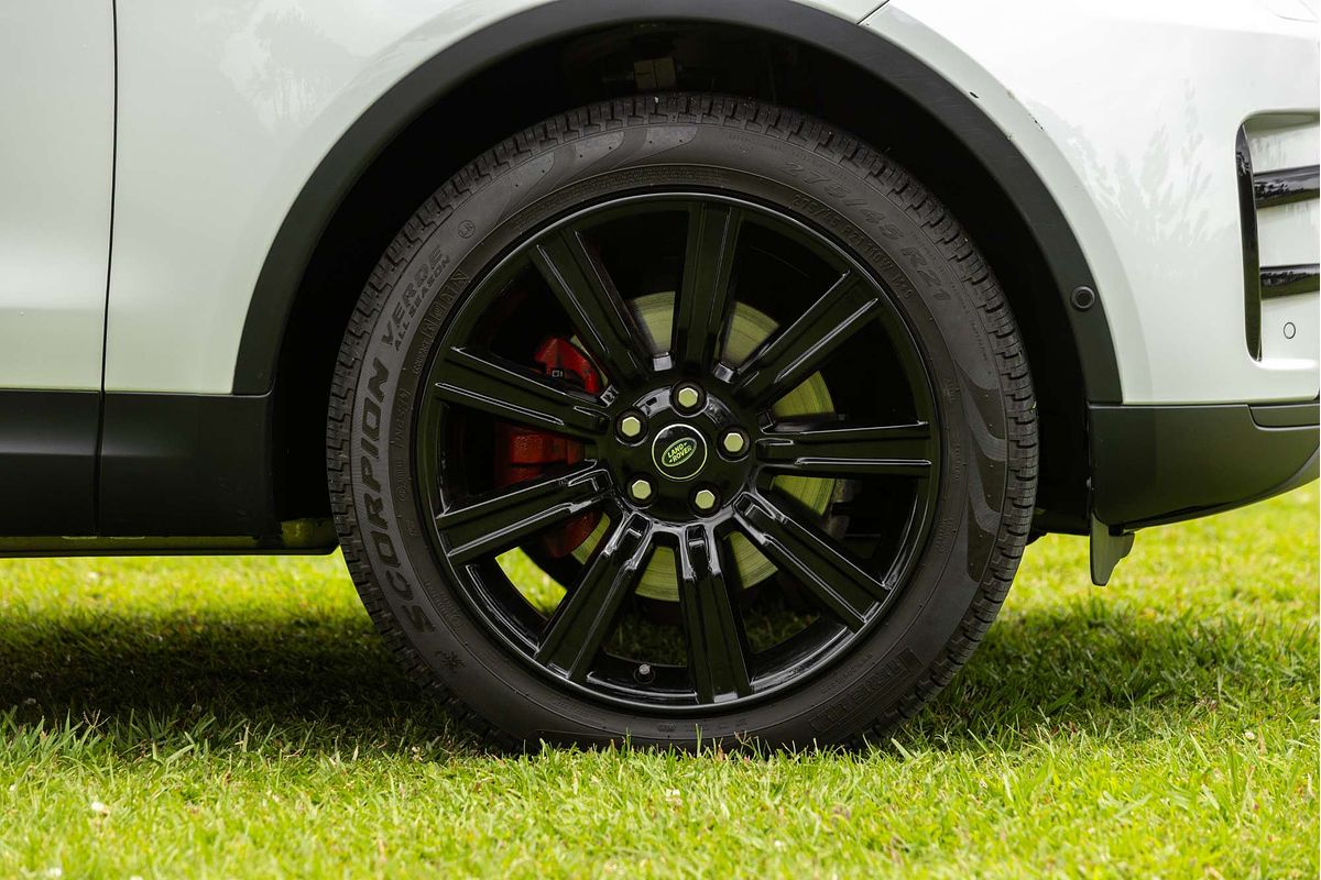 2019 Land Rover Discovery SD4 SE Series 5