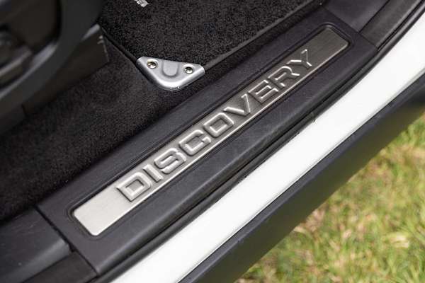 2019 Land Rover Discovery SD4 SE Series 5