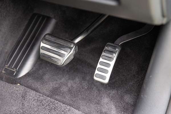 2019 Land Rover Discovery SD4 SE Series 5