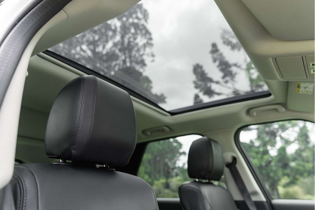 2019 Land Rover Discovery SD4 SE Series 5