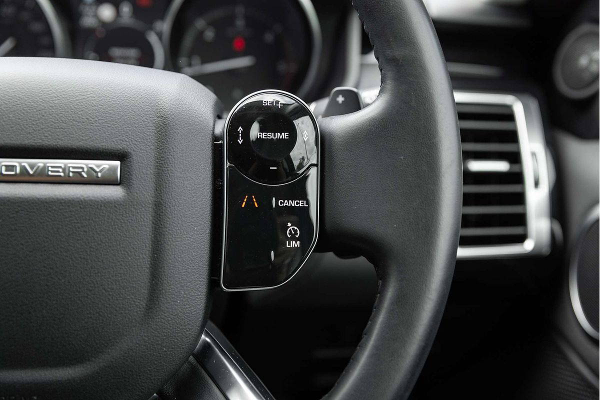 2019 Land Rover Discovery SD4 SE Series 5