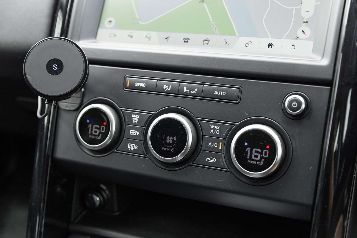 2019 Land Rover Discovery SD4 SE Series 5