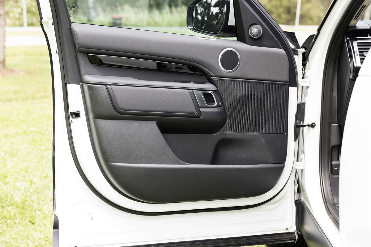 2019 Land Rover Discovery SD4 SE Series 5