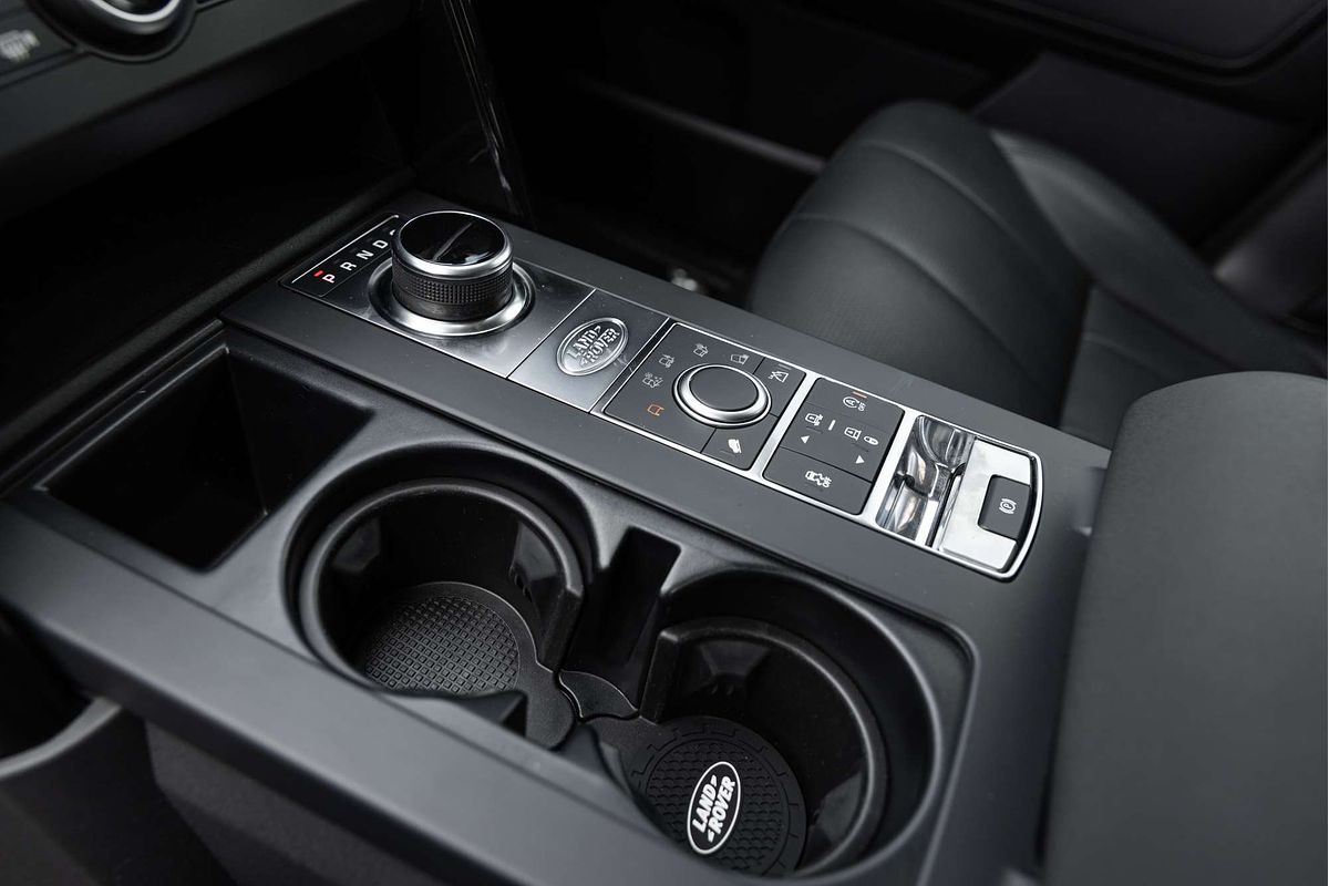 2019 Land Rover Discovery SD4 SE Series 5