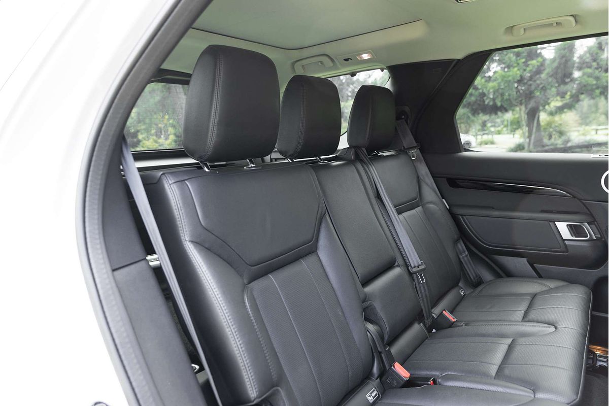 2019 Land Rover Discovery SD4 SE Series 5