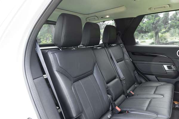 2019 Land Rover Discovery SD4 SE Series 5