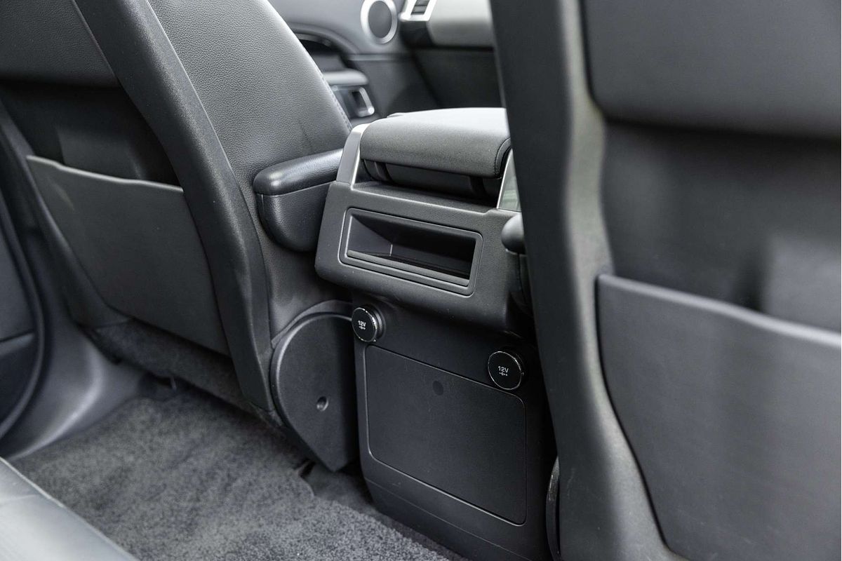 2019 Land Rover Discovery SD4 SE Series 5