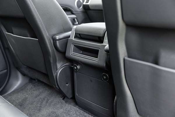 2019 Land Rover Discovery SD4 SE Series 5