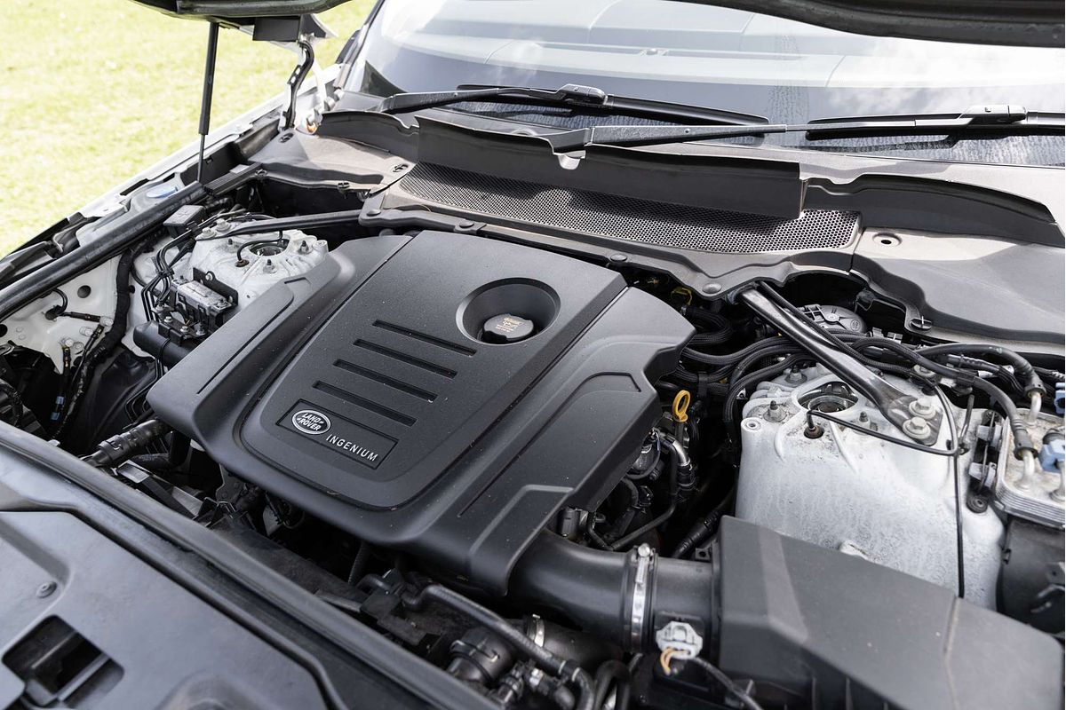 2019 Land Rover Discovery SD4 SE Series 5