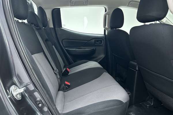 2021 Mitsubishi Triton GLX MR 4X4